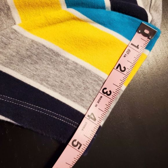 🌺 3/25 Tommy Hilfiger V-neck tee shirt, striped - Picture 6 of 12